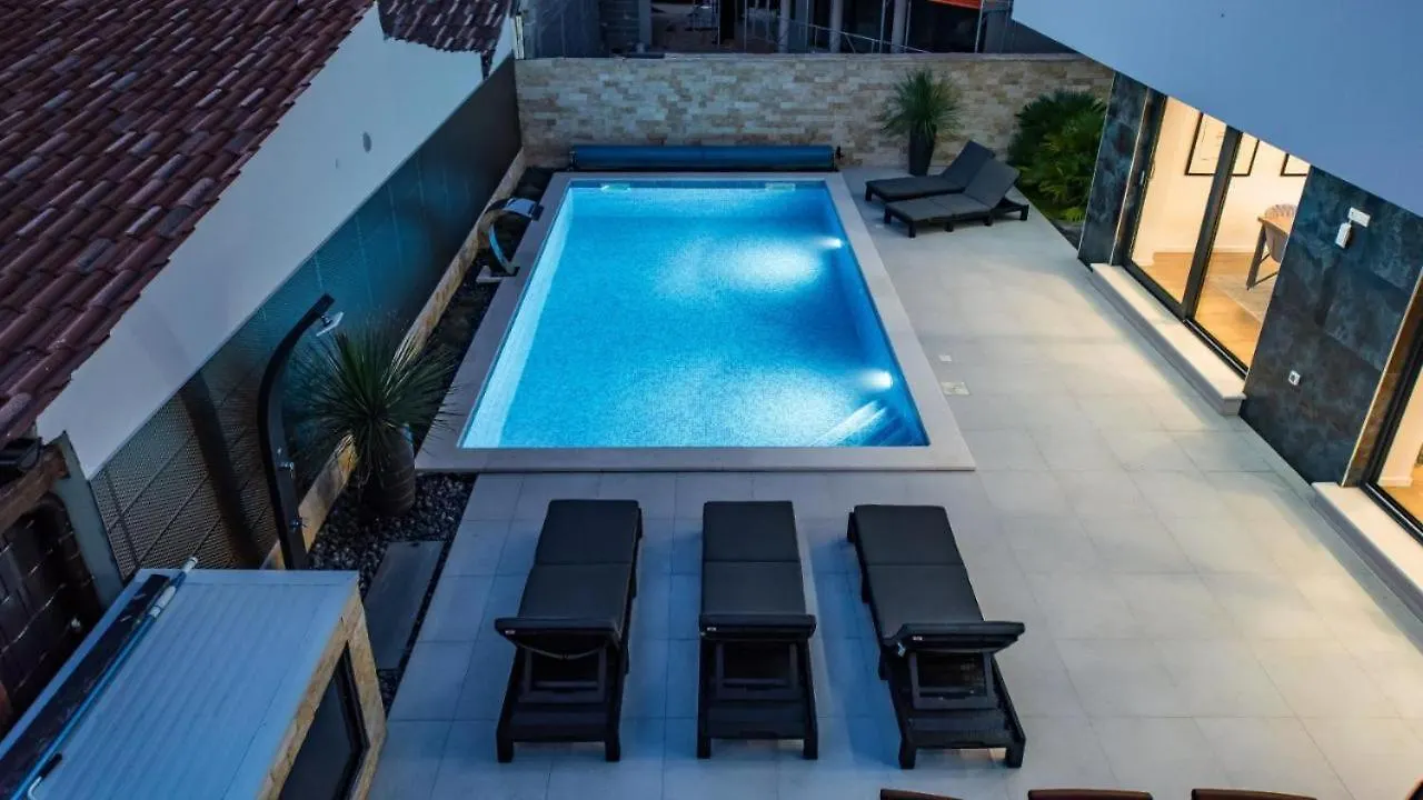 Villa Lisa By Belmont Realty Privlaka  Croatia