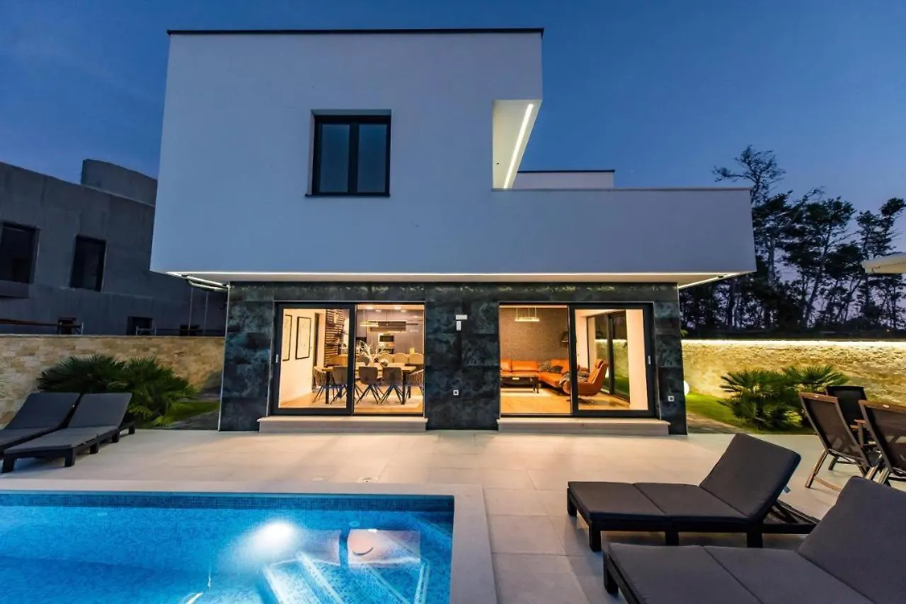 Villa Lisa By Belmont Realty Privlaka