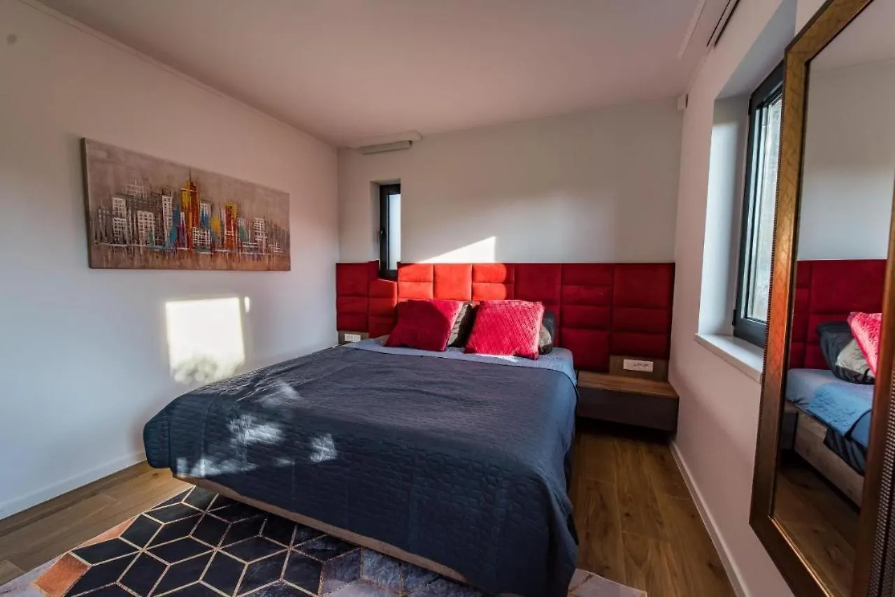 Villa Lisa By Belmont Realty Privlaka