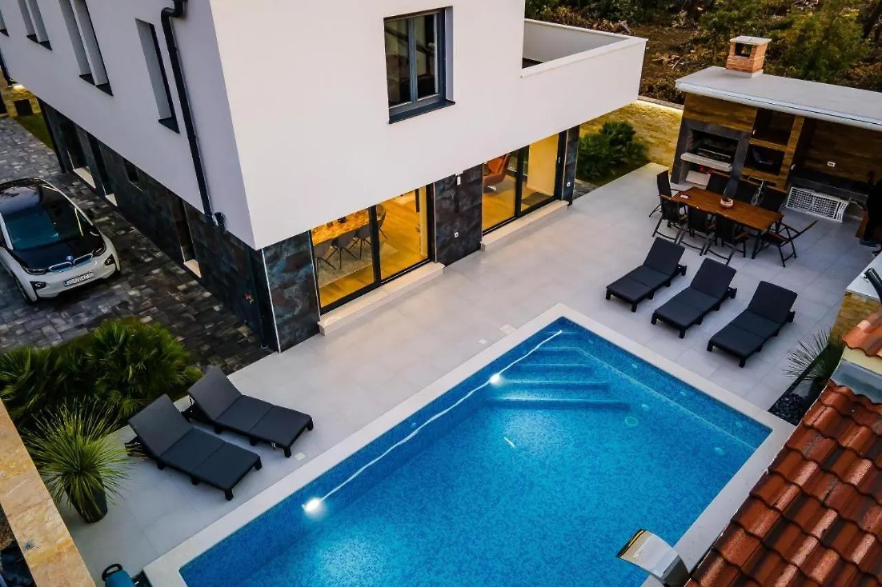 Villa Lisa By Belmont Realty Privlaka