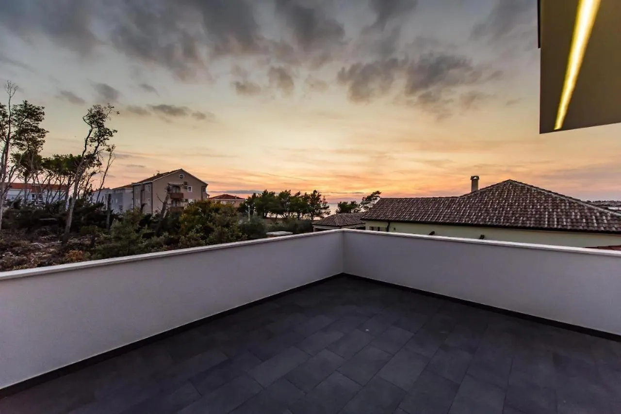 Villa Lisa By Belmont Realty Privlaka